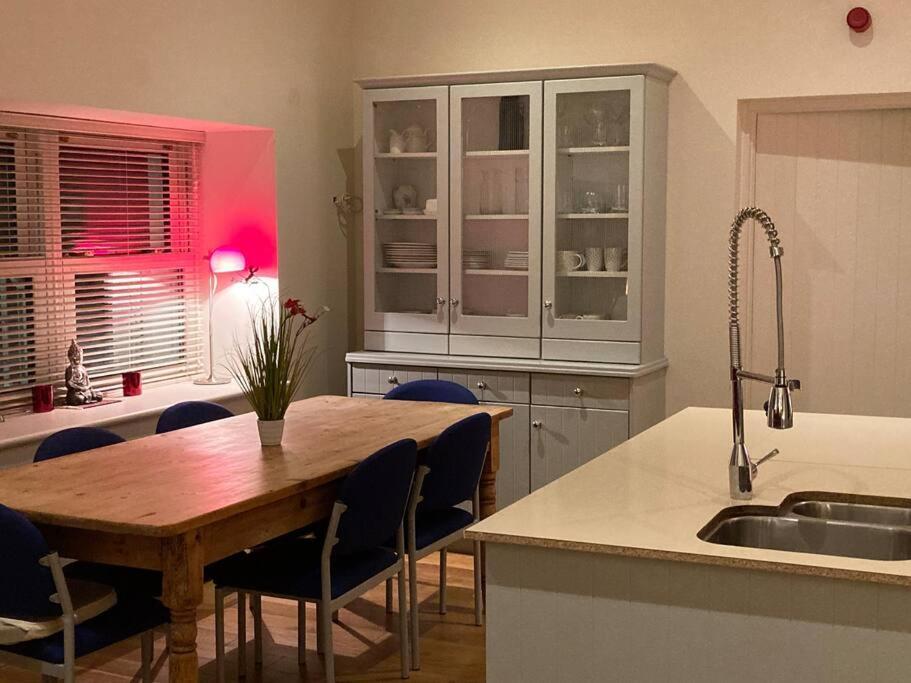 2 Quay Road, Killala. Stunning Sea Front Cottage Exteriör bild